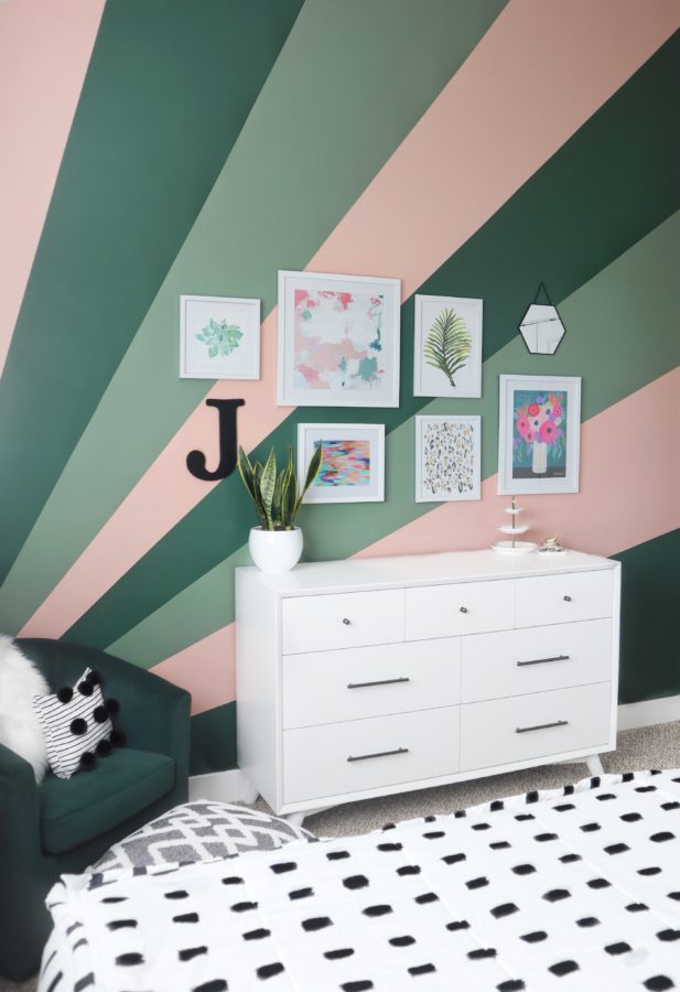 Teen Room Makeover - Sunburst Painted Wall DIY - House of Smiths